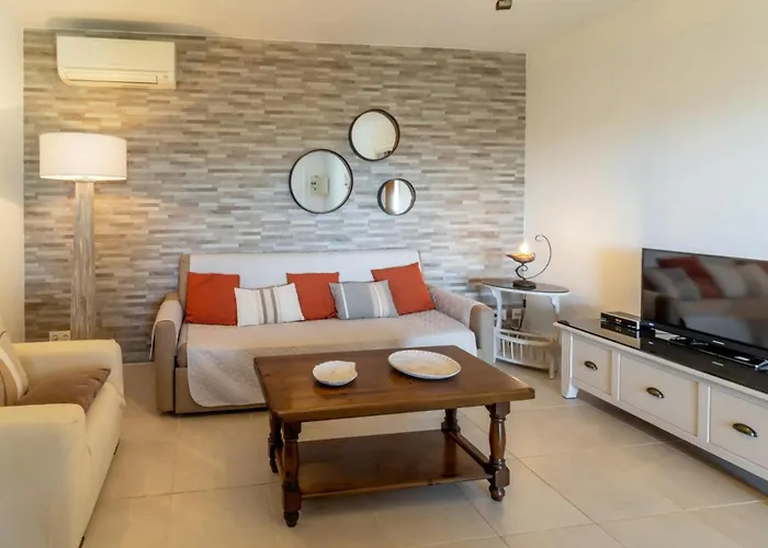 Port De La Selva 94 Con Amplio Jardin *